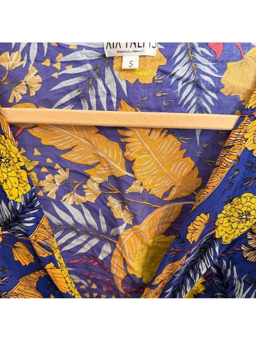 XIX Palms Honolulu Floral Wrap Blouse Size Small - Picture 6 of 10
